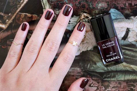 essie sole mate chanel rouge noir